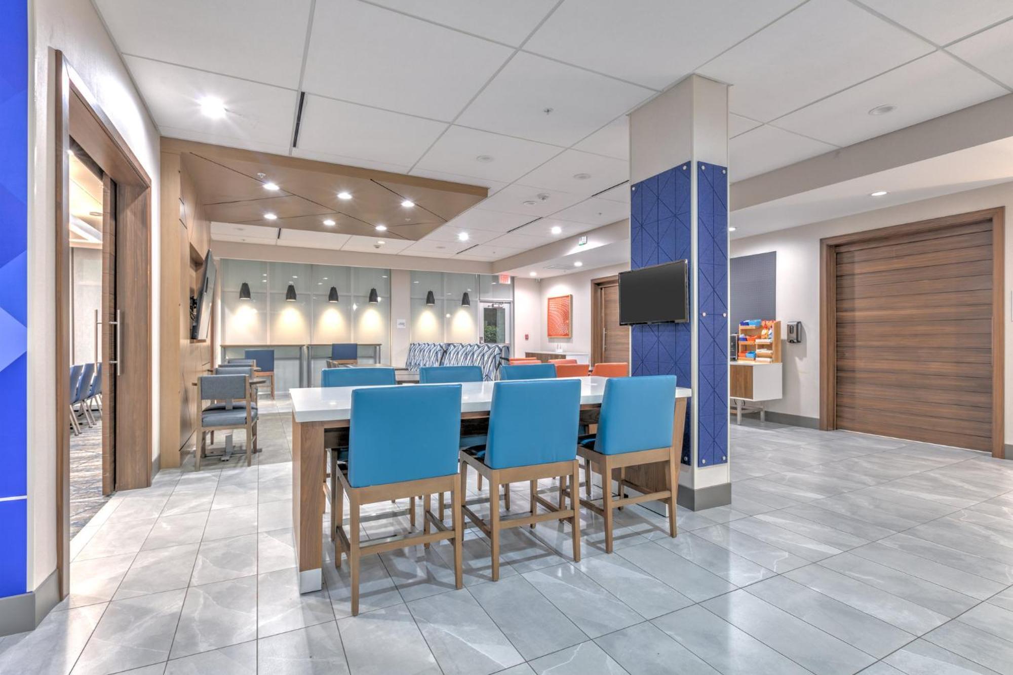 Express & Dallas North By Ihg Hotel Plano