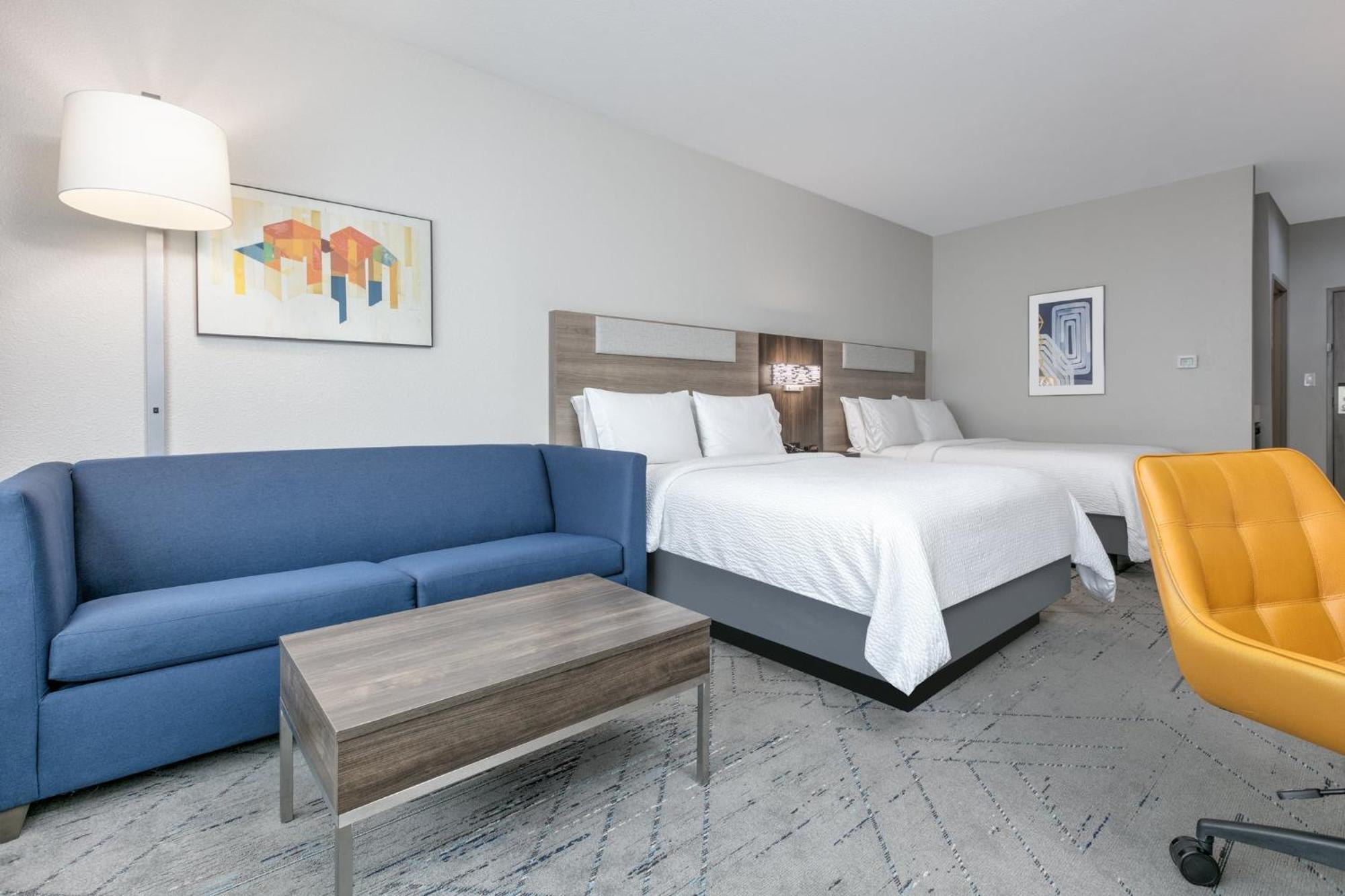 Express & Dallas North By Ihg Hotel Plano