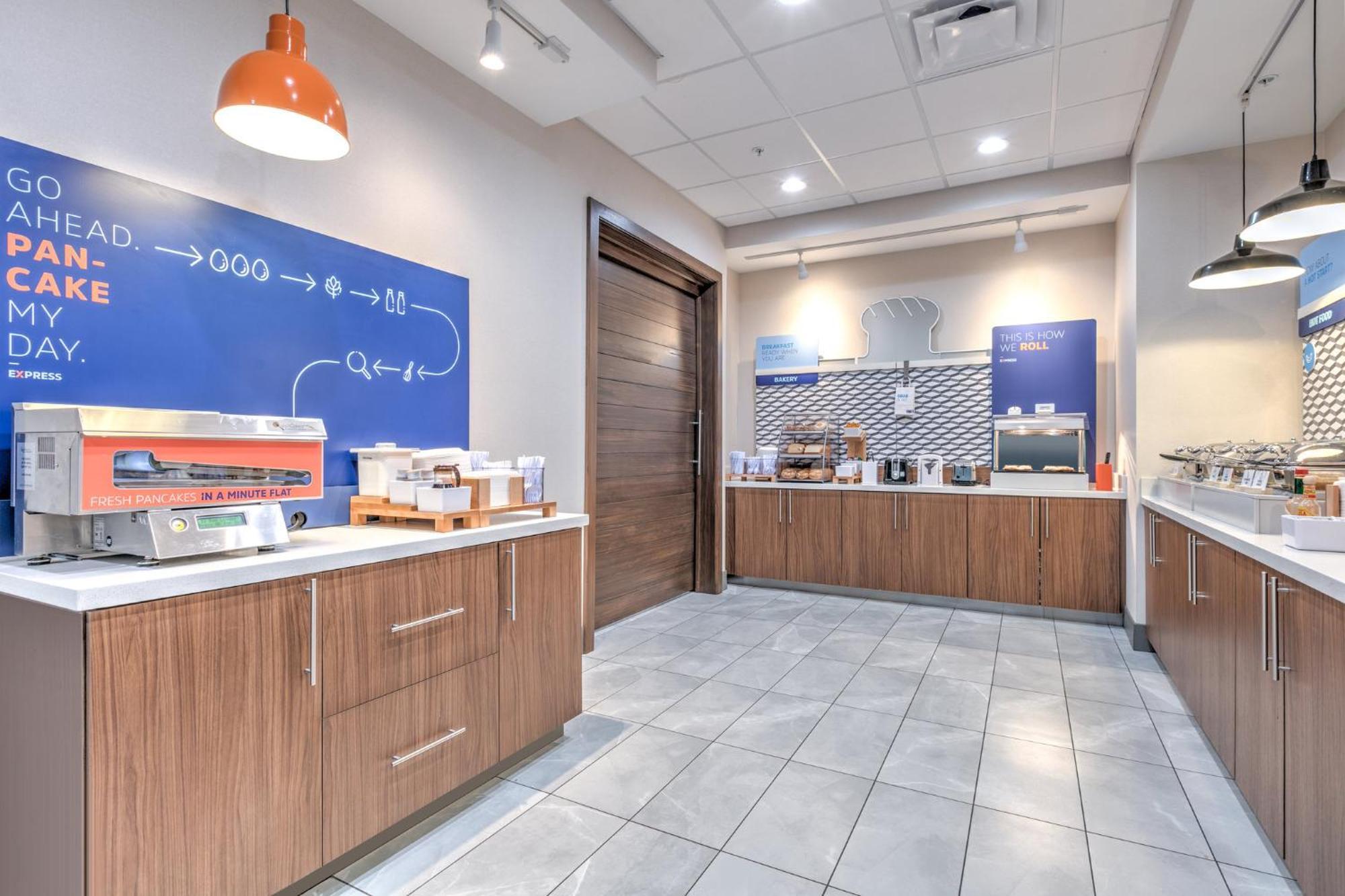 Express & Dallas North By Ihg Plano