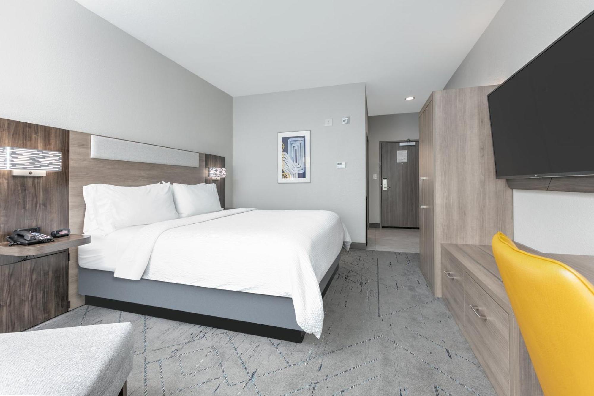 Hotel Express & Dallas North By Ihg 3*