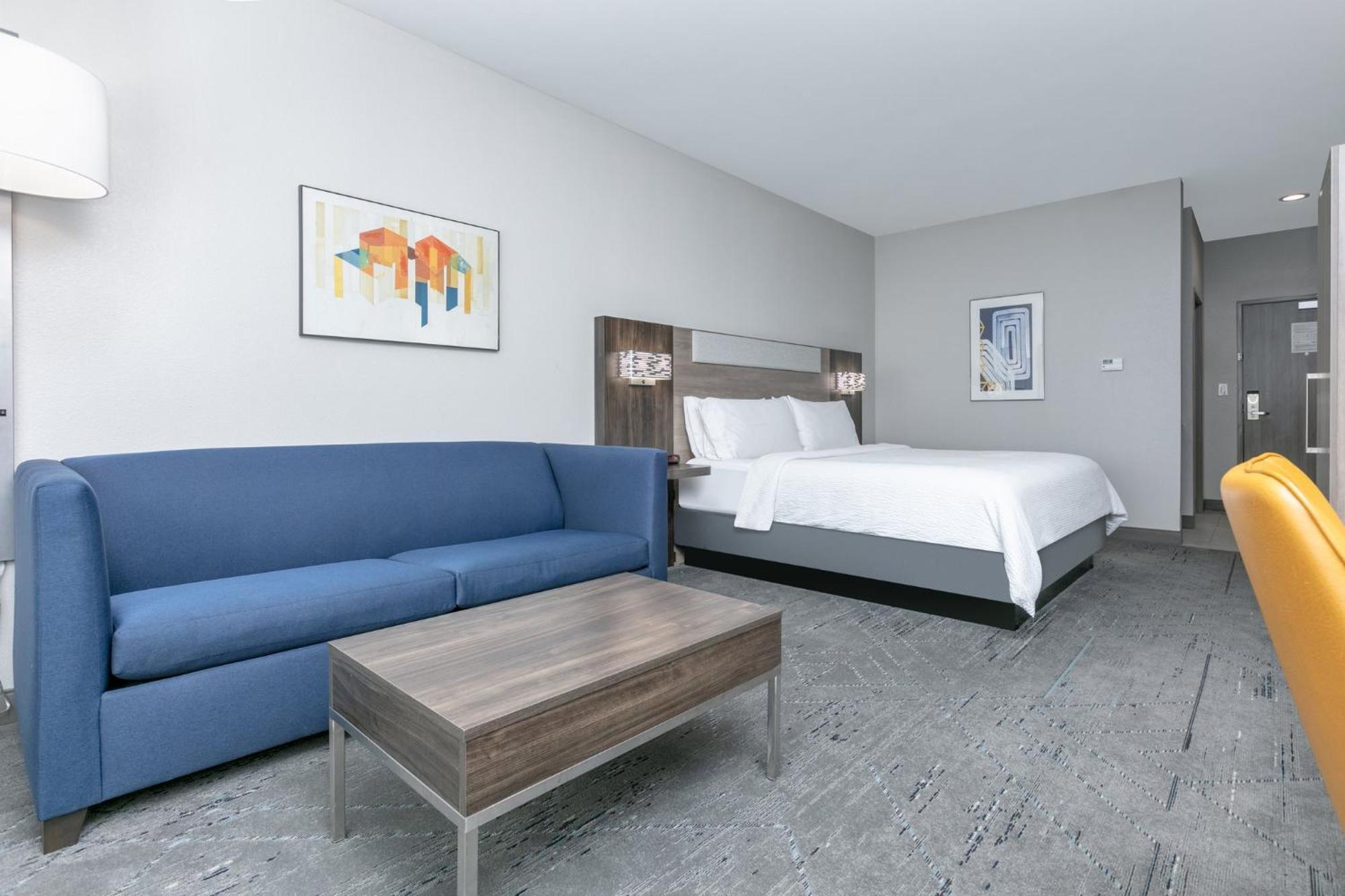 Express & Dallas North By Ihg Hotel Plano
